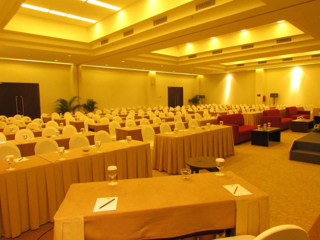 Padjadjaran Hotel Богор Экстерьер фото