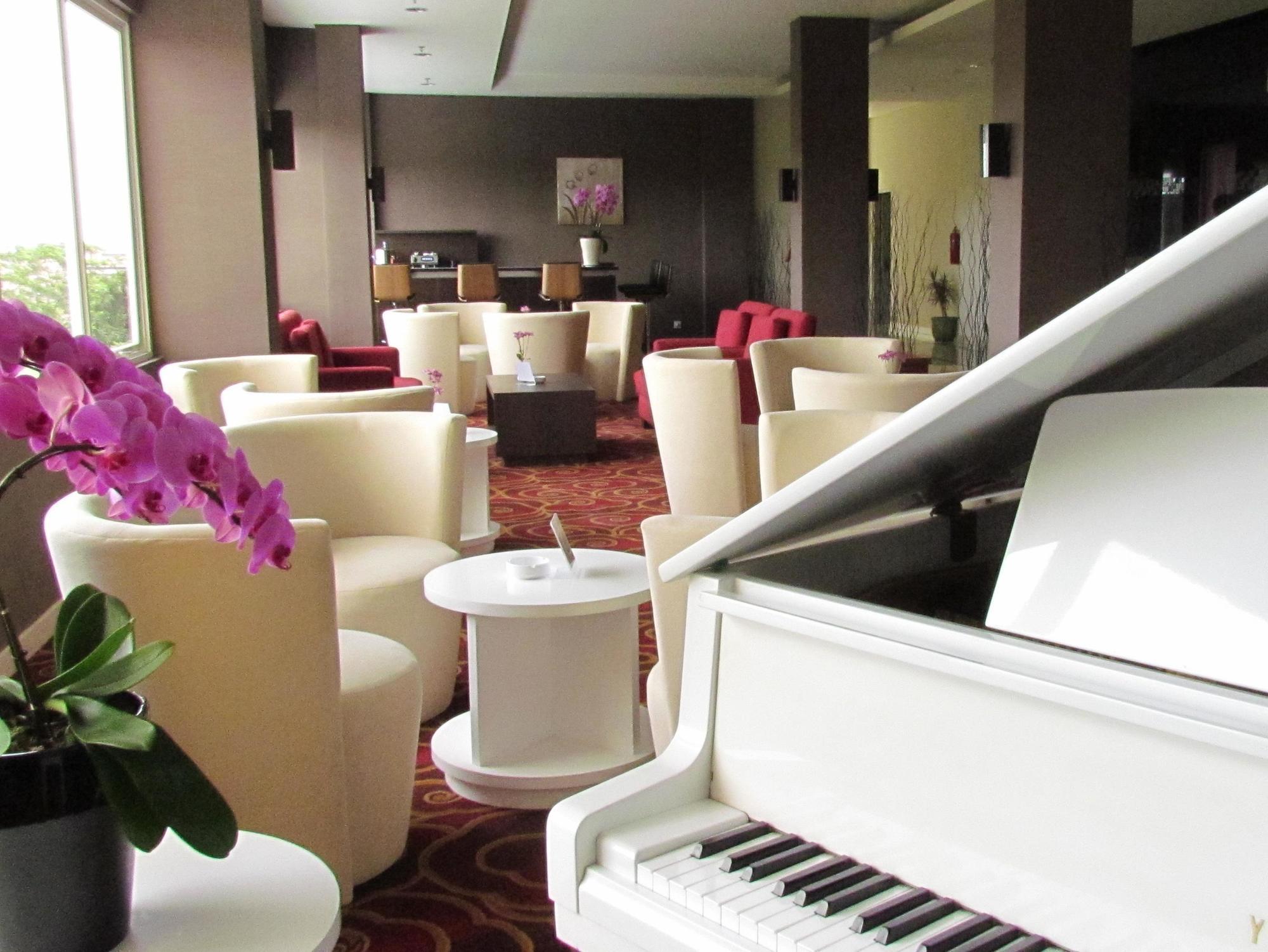 Padjadjaran Hotel Богор Экстерьер фото