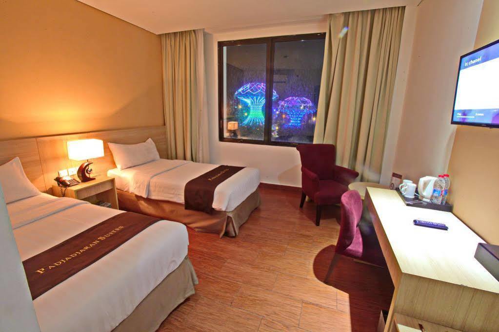 Padjadjaran Hotel Богор Экстерьер фото