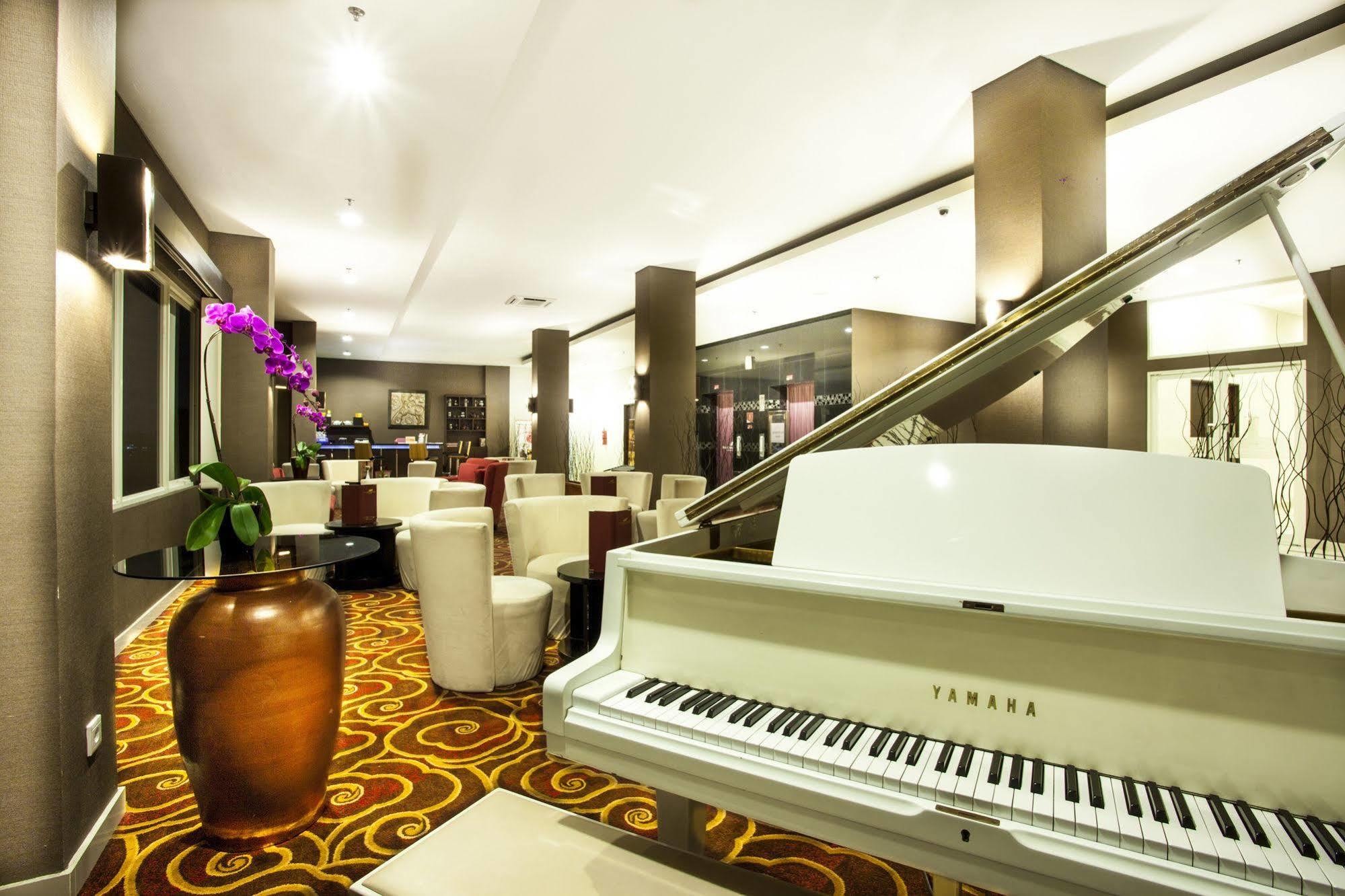 Padjadjaran Hotel Богор Экстерьер фото
