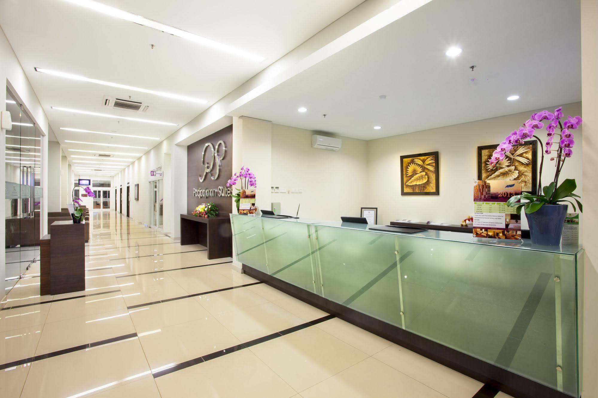 Padjadjaran Hotel Богор Экстерьер фото